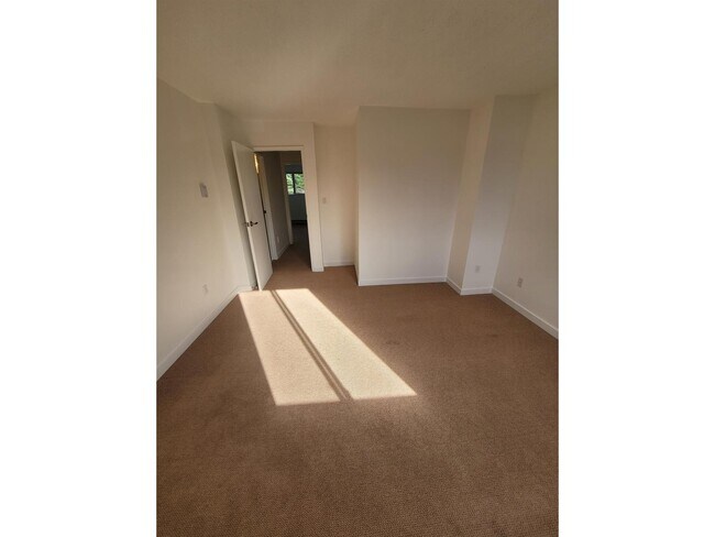 Building Photo - 27272-27232 32 Ave