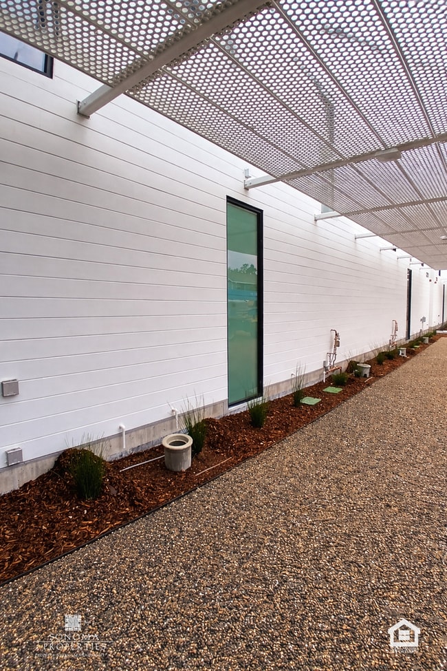 Building Photo - Luxury and Modern 2BD, 2.5BA Home Loft-Style Homes in Downtown Sonoma - 5 Homes Available!