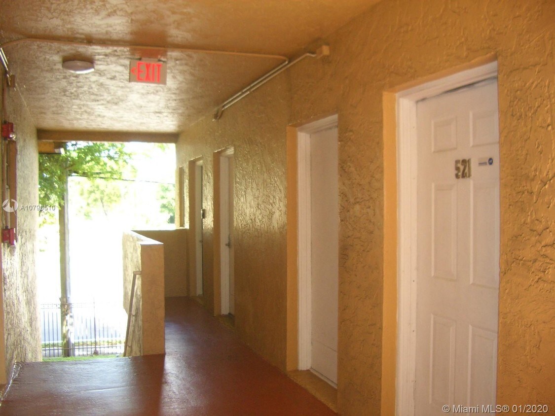 Building Photo - 9958 SW 88th St