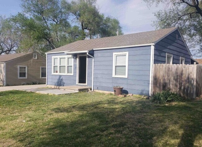 Foto del edificio - Updated Adorable Home - PRICE DROP!