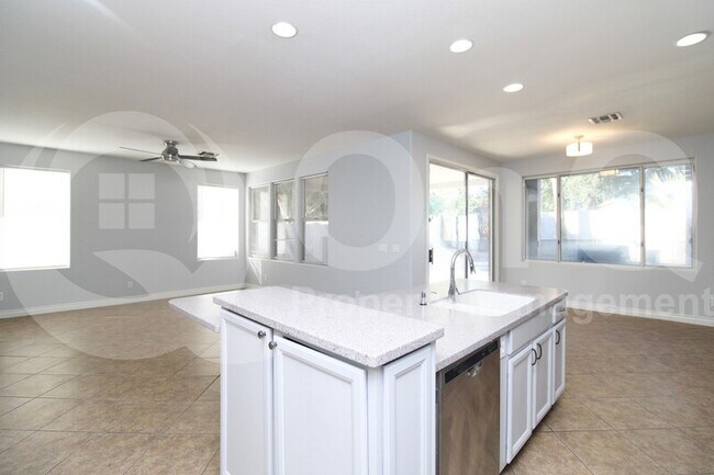 Foto del edificio - 20690 N 70th Dr