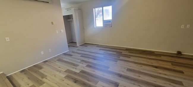 Building Photo - 390FOD