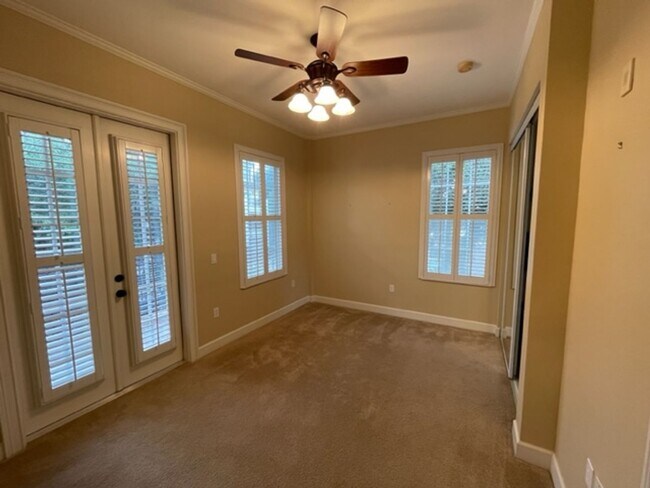 Foto del edificio - Lovely 2 Bedroom Condo in Jackson Square