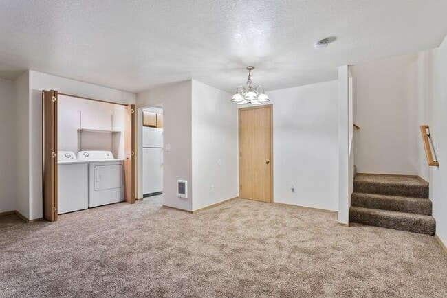 Building Photo - Now Leasing at Jonathan’s Place – Modern C...