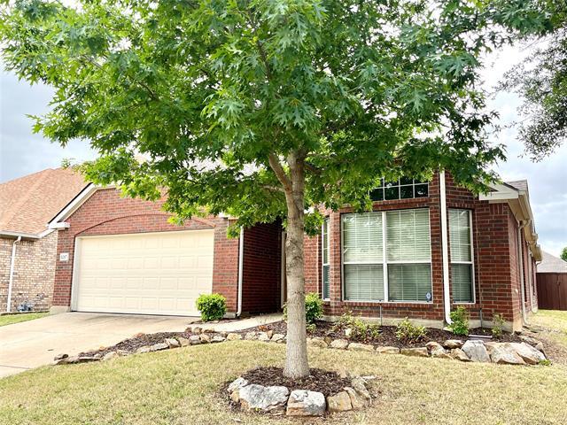 Foto del edificio - 8217 Livingston Ln