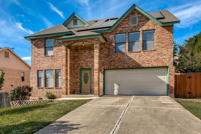 Foto del edificio - SPACIOUS 4-BEDROOM HOME IN PARKWOOD