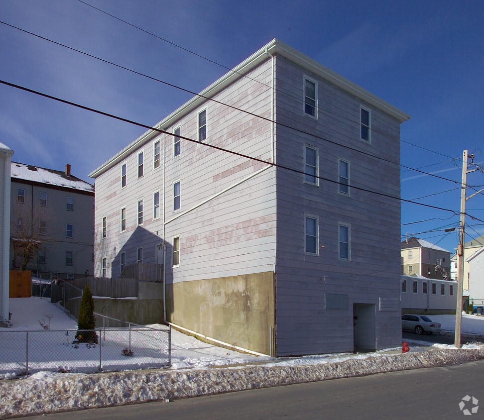 Building Photo - 116 Lonsdale St