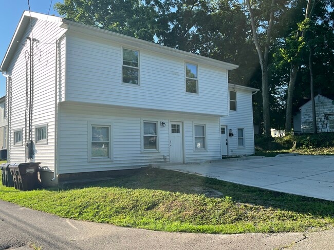 Building Photo - 212 N Beech St