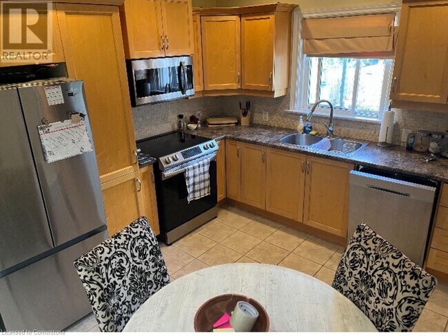 Photo du bâtiment - 1344 Leighland Rd