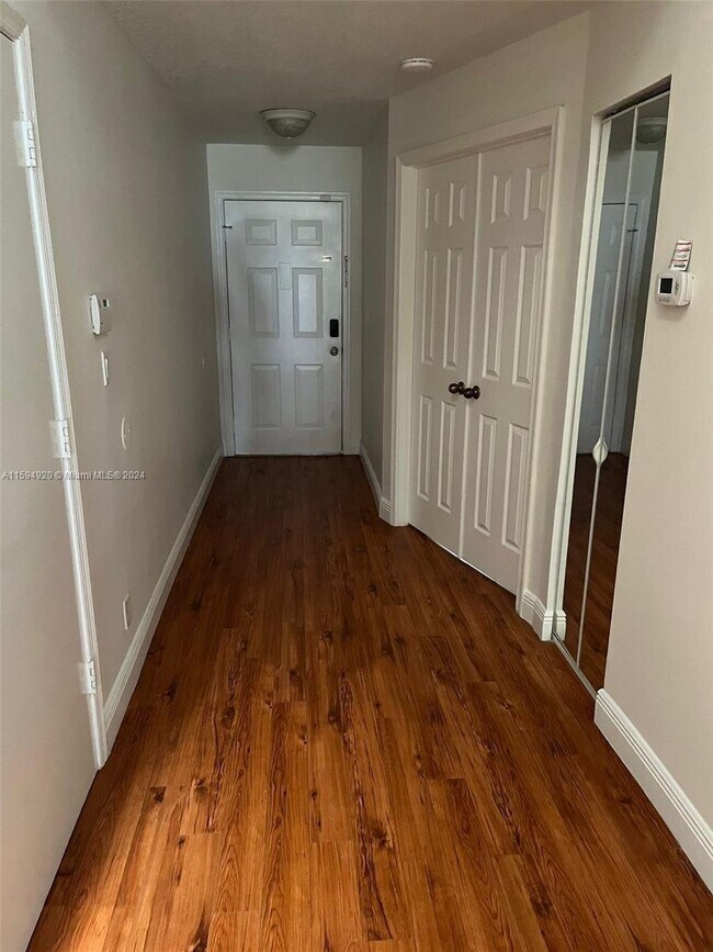 Building Photo - 7652 Pinewalk Drive South Apt #139, Margat...
