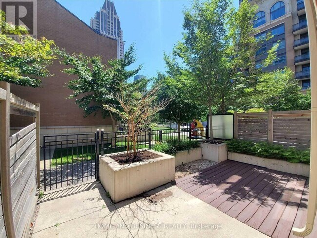 Building Photo - 383-383 Prince of Wales Dr