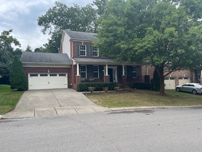 Building Photo - "Charming 4-Bed Home in Mt. Juliet's Sterl...