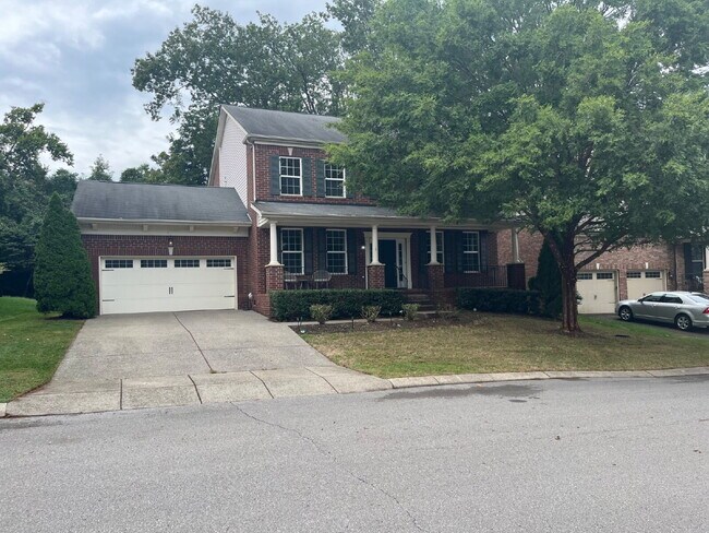 Foto del edificio - "Charming 4-Bed Home in Mt. Juliet's Sterl...