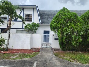 Building Photo - 6744 SW 40th St