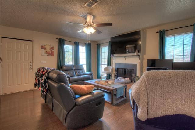 Building Photo - 201 W Trinity St