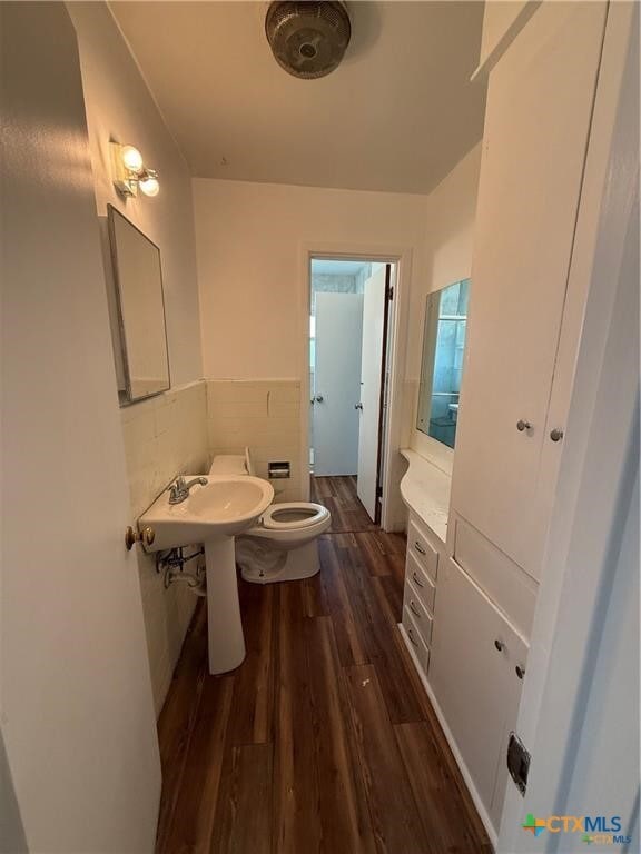 Building Photo - 2310 Terrace Dr