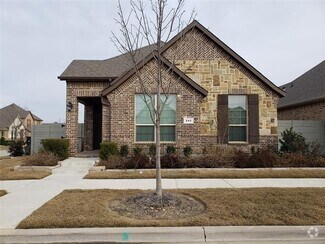 Building Photo - 940 Parkside Dr