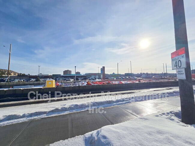 Photo du bâtiment - 8820 Meadowlark Rd NW