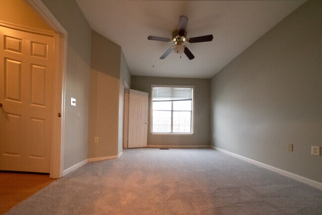 Foto del edificio - 2107 Highcourt Ln