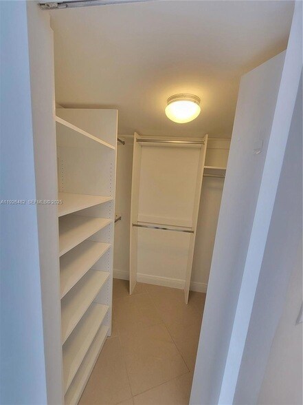 Foto del edificio - 3301 N Country Club Dr