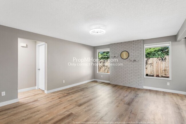 Building Photo - Updated Two Bedroom Duplex in Oak Grove!