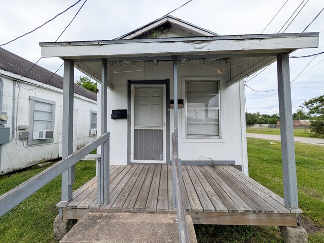 Foto del edificio - 810 Peach Ave