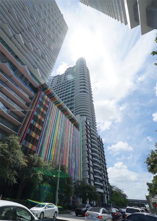 Foto del edificio - 60 SW 13th St