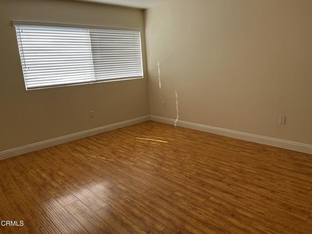 Foto del edificio - 320 McHenry Rd