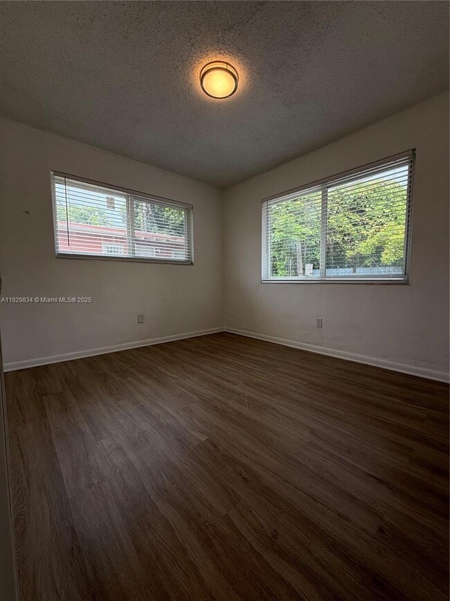 Building Photo - 5515 NW 6th Pl