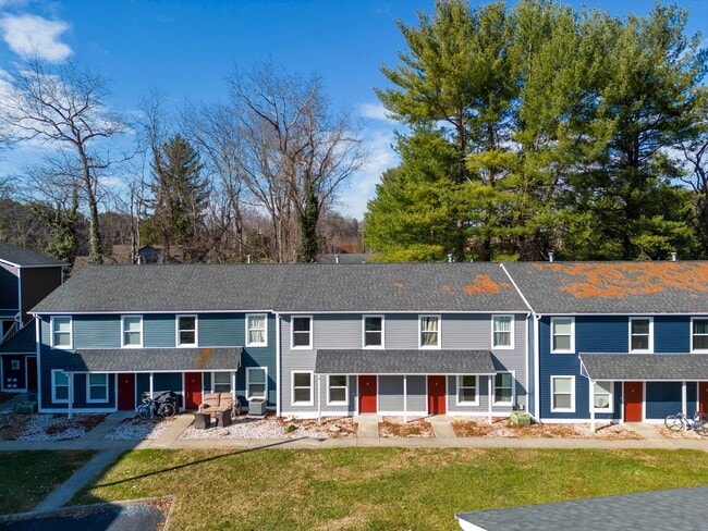 Interior Photo - 203-209 Tee Street