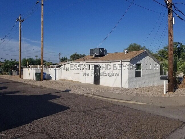 Foto del edificio - 1229 E Mountain View Rd