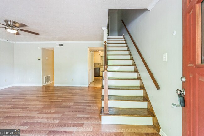 Foto del edificio - 2140 Kings Gate Cir SW