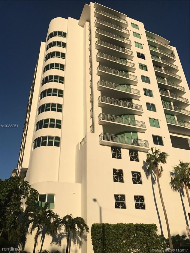 Foto principal - 2021 SW 3rd Ave