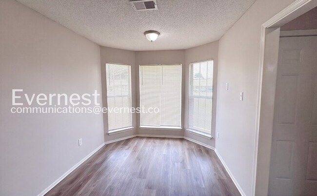 Building Photo - 4199 Blackstone Dr