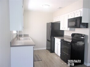 Building Photo - 2015 Cannonade Dr