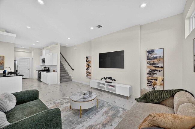 Building Photo - 2926 El Fenice Ln