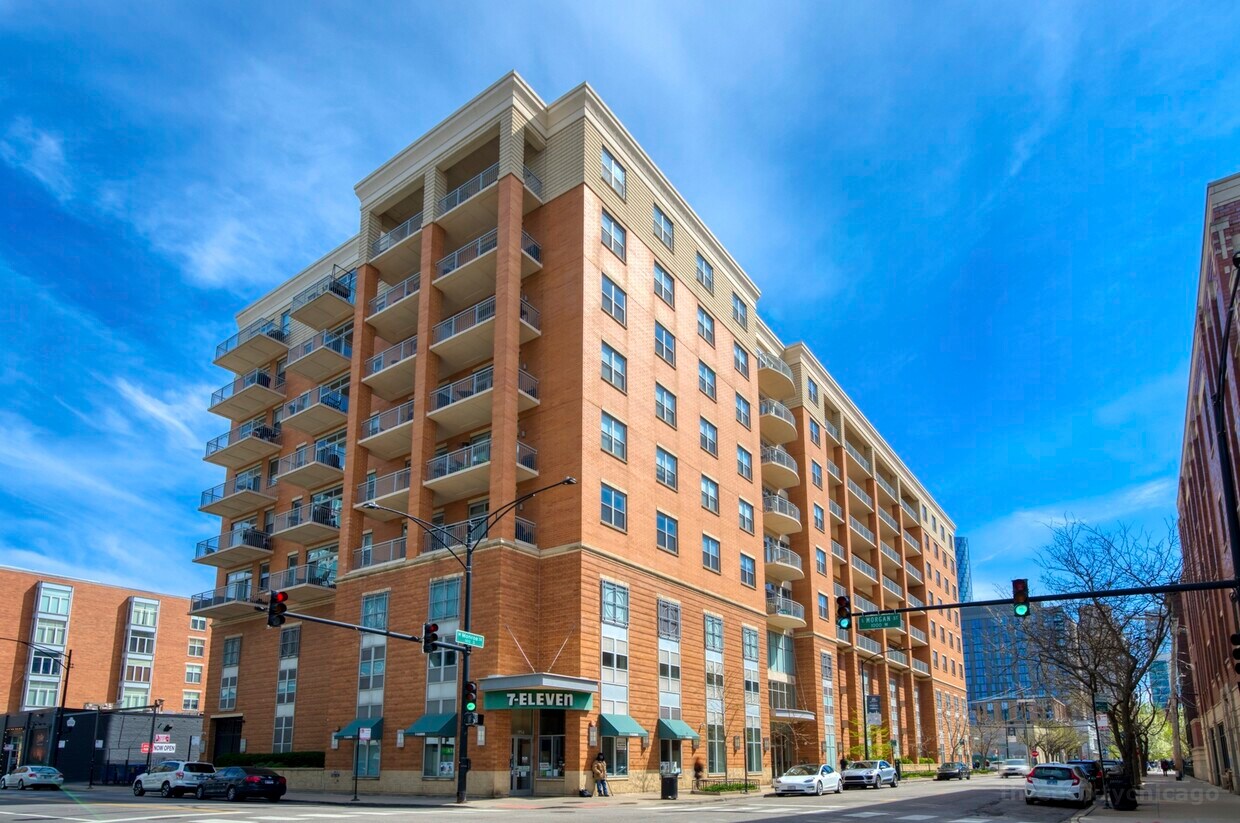 Primary Photo - 950 W Monroe St