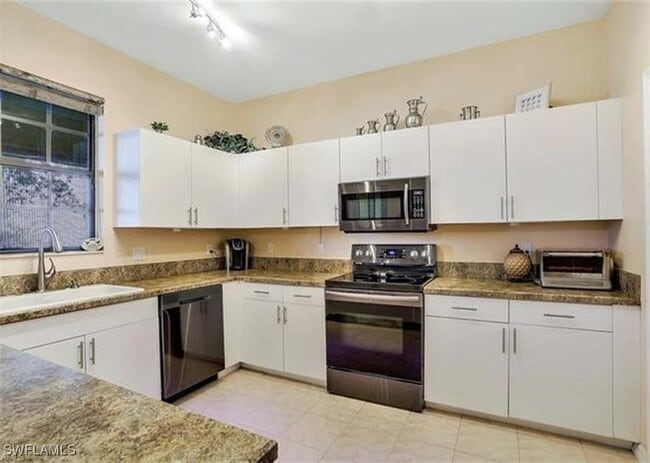 Building Photo - 14751 Pinnacle Pl