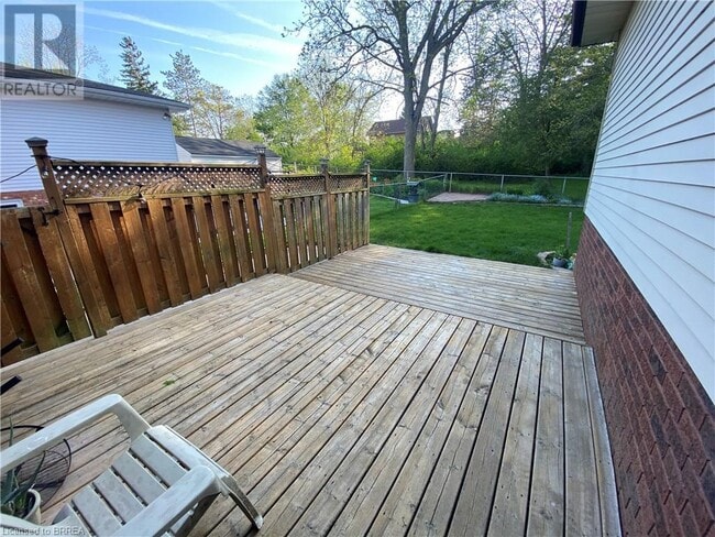 Building Photo - 25 Goods Ln