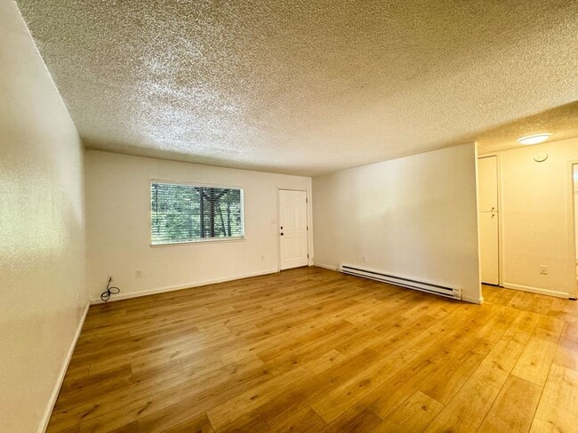 Building Photo - 2148 Primrose Dr