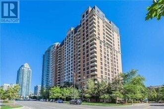 Building Photo - 18-1218 Sommerset Way