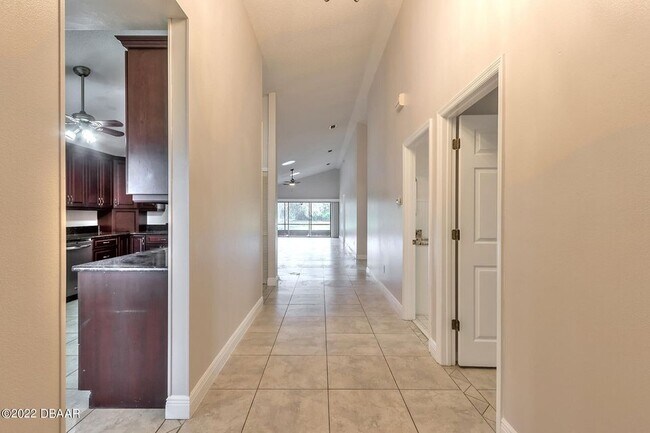 Foto del edificio - 906 Smokerise Blvd