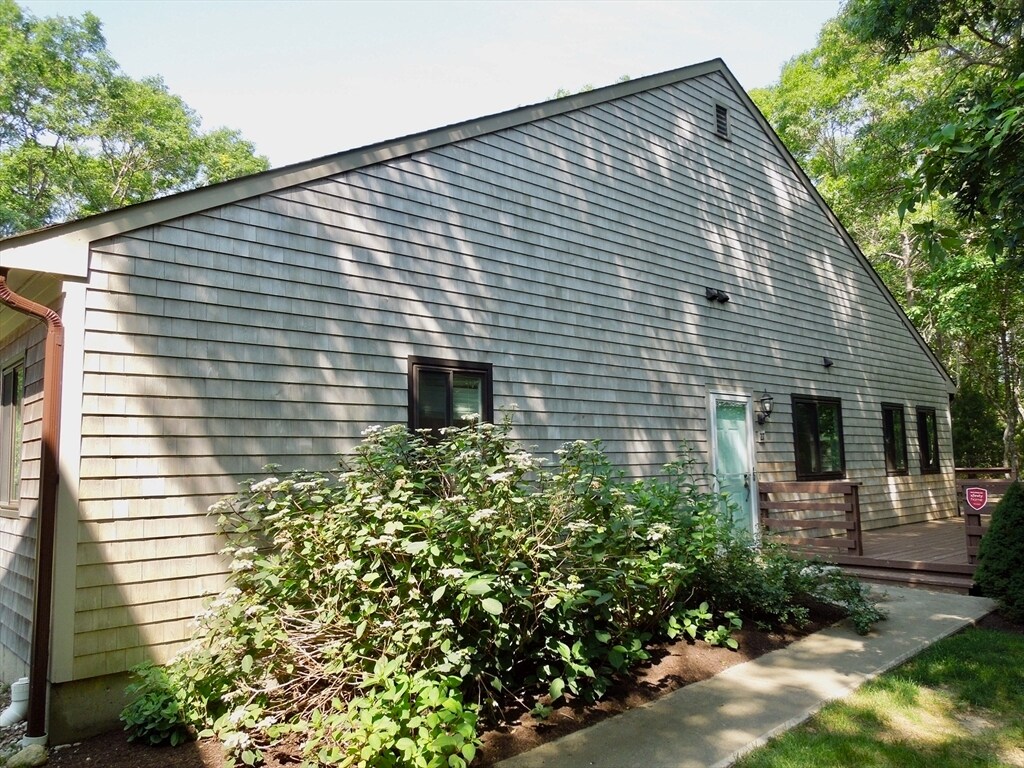 Primary Photo - 27 Round House Rd
