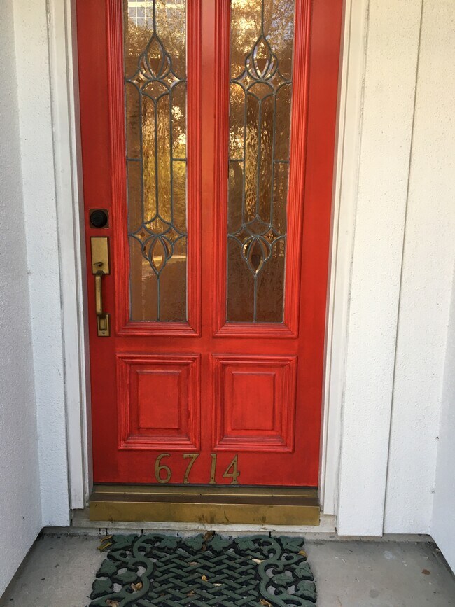 Foto del edificio - 6714 Montclair Dr