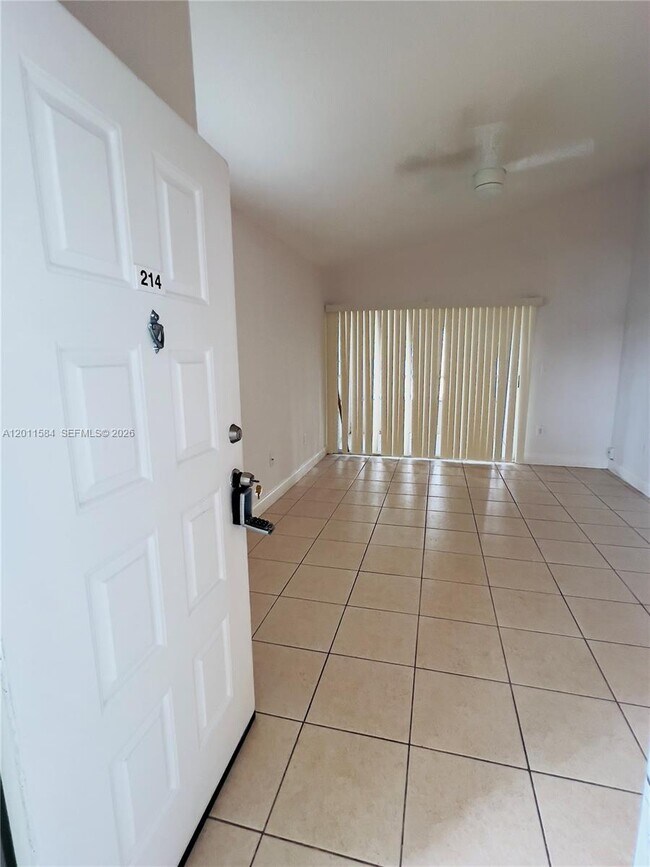 Building Photo - 2880 N Oakland Forest Dr