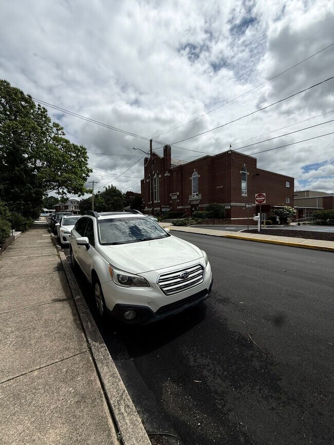 Foto del edificio - 425 Elm St