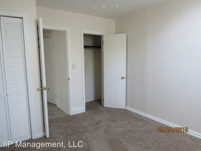 Building Photo - 3002 Seymour Ave