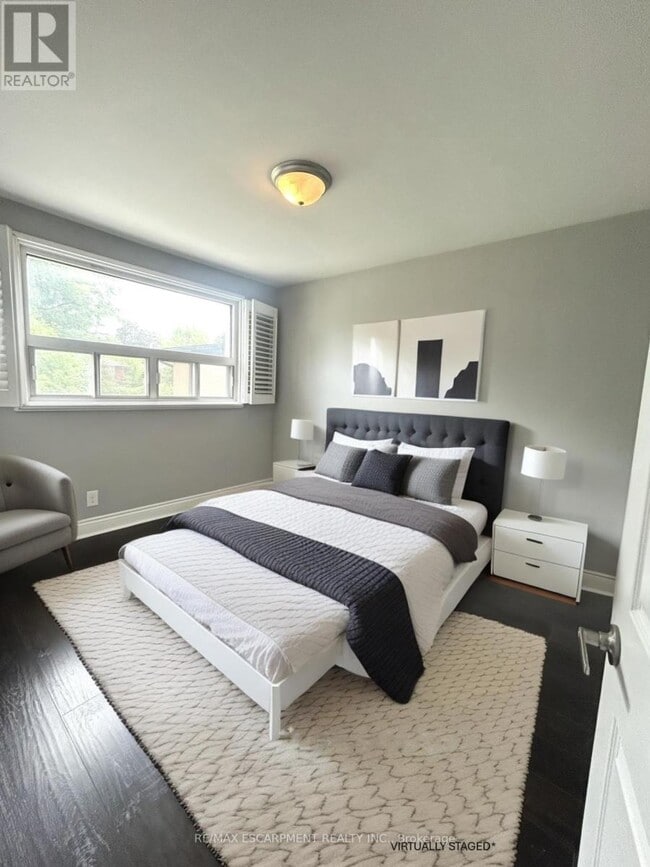 Building Photo - 137 Manning Ave