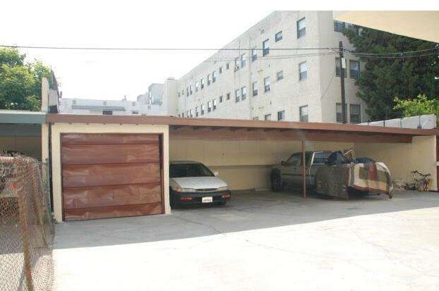 Building Photo - 1038 S Harvard Blvd