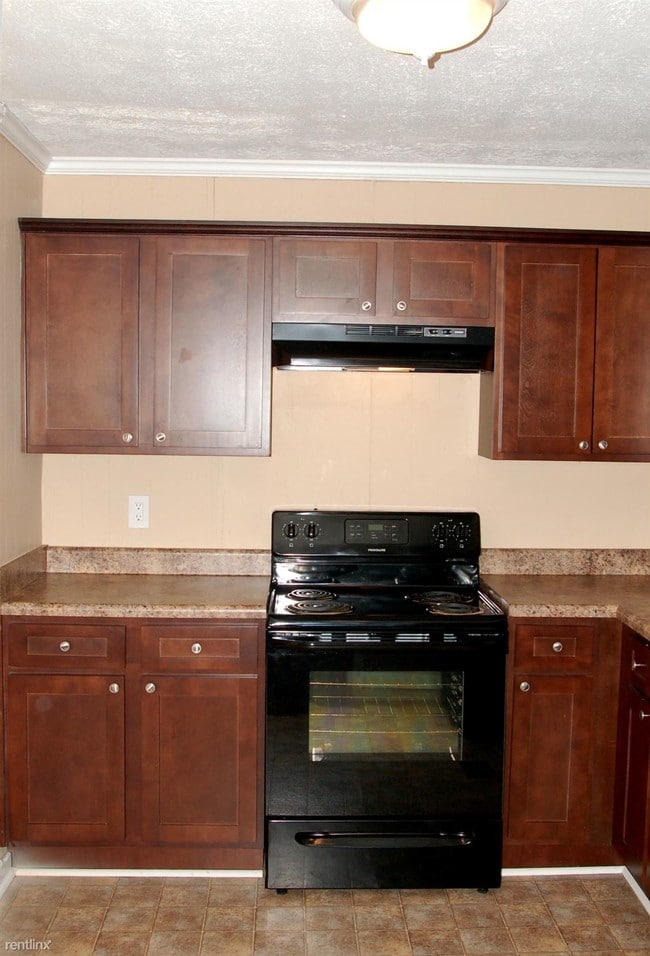 Building Photo - 3 br, 1 bath House - 3402 Eisenhower Circle